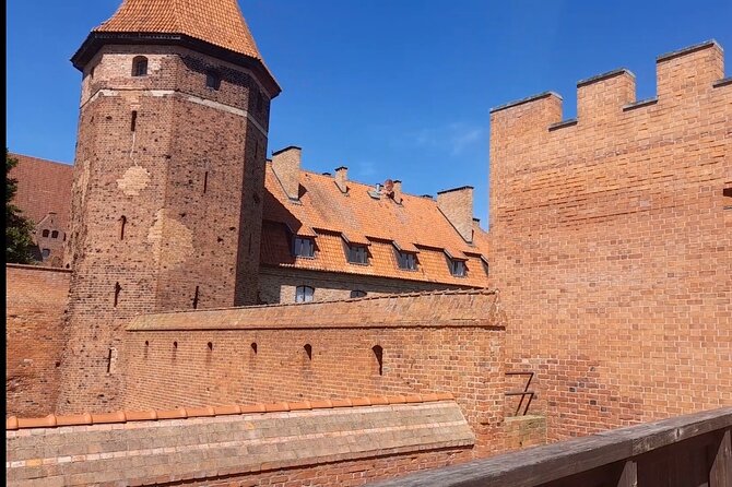 Aiport Gdansk Transfer to Malbork Castle or Stutthof - Price and value for up to 6 people (and how to sanity-check it)