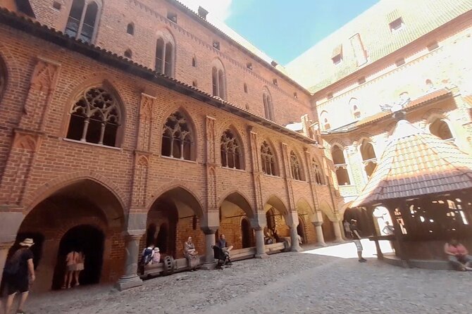 Aiport Gdansk Transfer to Malbork Castle or Stutthof - Who should book this transfer (and who might want a different plan)