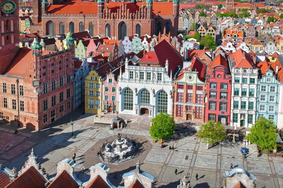 Artus Court and Gdansk Old Town Private Tour with Tickets - Private tour value: a licensed guide and language that actually helps