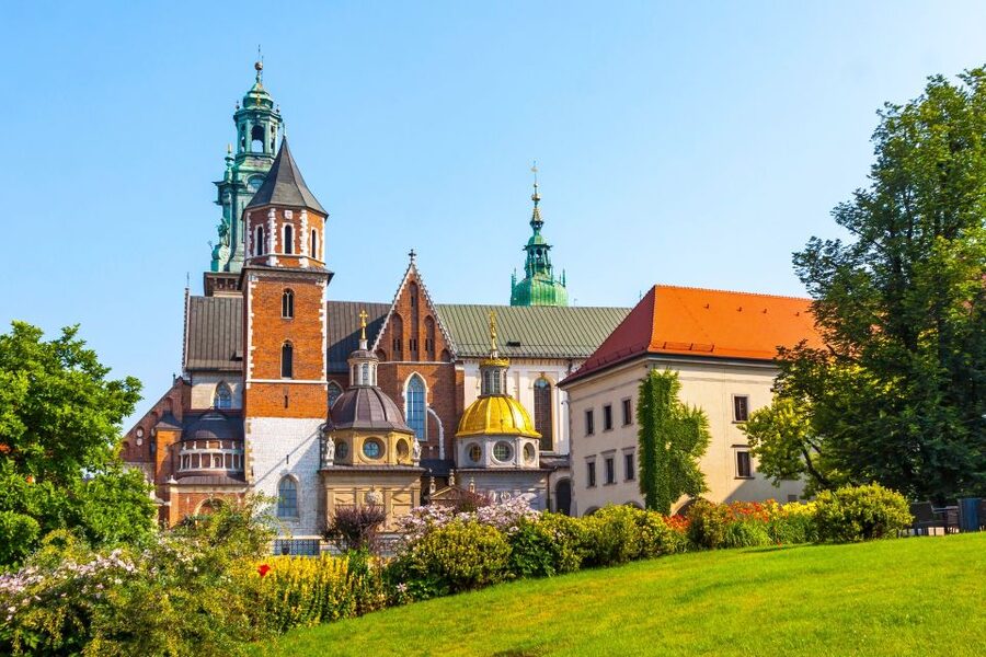 Artus Court and Gdansk Old Town Private Tour with Tickets - Who should book this Artus Court and Old Town tour?