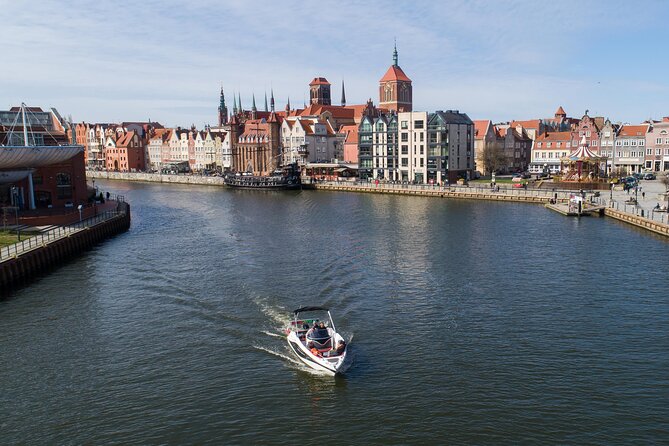 Cruises on the Motlawa River - Why this Motława cruise is a smart use of time