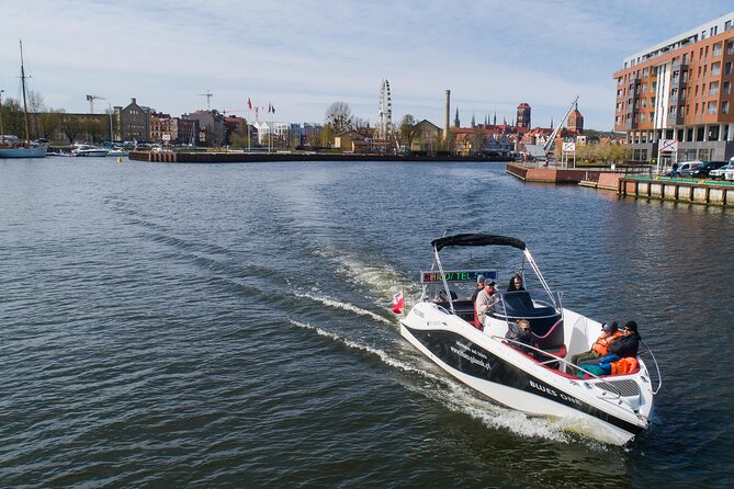 Cruises on the Motlawa River - From Green Bridge: your quick start in Gdańsk’s riverfront