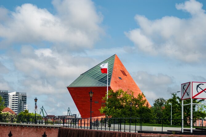 Cruises on the Motlawa River - Granary Island and the Long Way granary wall