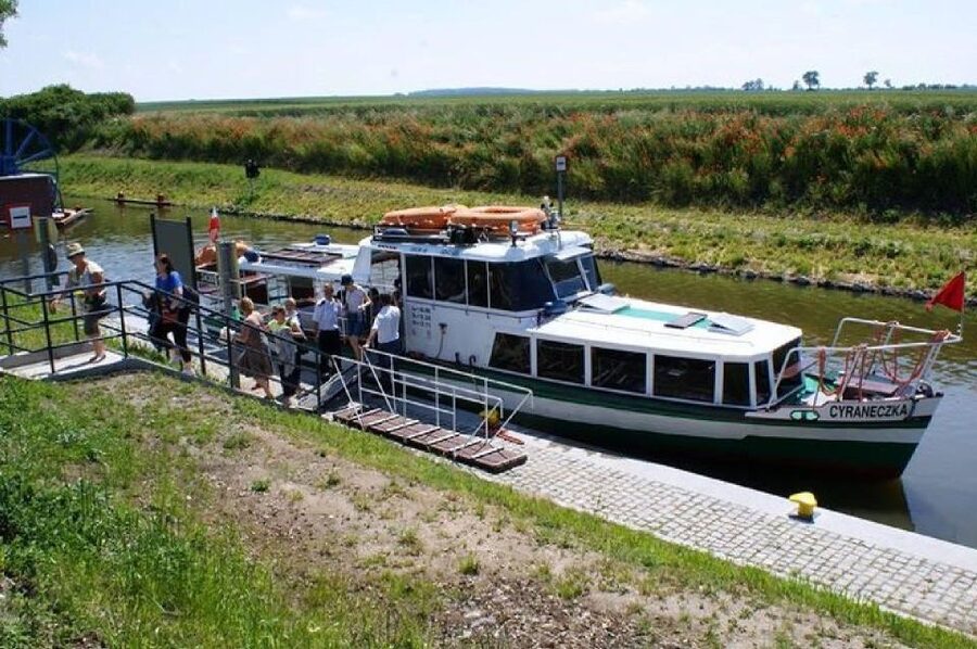 From Gdansk: Elblag Canal Boat Cruise - The boat cruise: four planes, one satisfying flow from Buczyniec to Jelenie