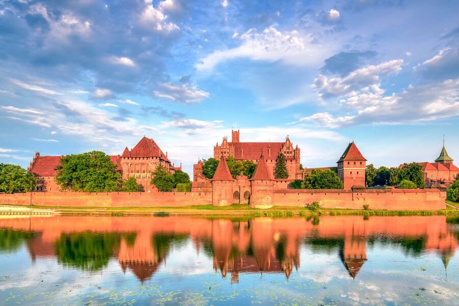 From Gdansk: Malbork Castle Half-Day Private Tour - Malbork Castle’s big claim: red brick Gothic at fortress scale