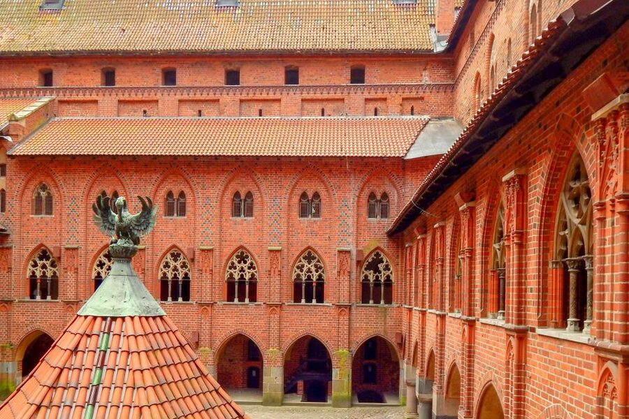 From Gdansk: Malbork Castle Half-Day Private Tour - The cellar highlight: History of Amber and Baltic Sea sparkle