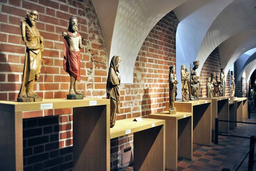From Gdansk: Malbork Castle Trip with Ticket and Audio Guide - How the Gdańsk pick-up and 7-hour pace actually works