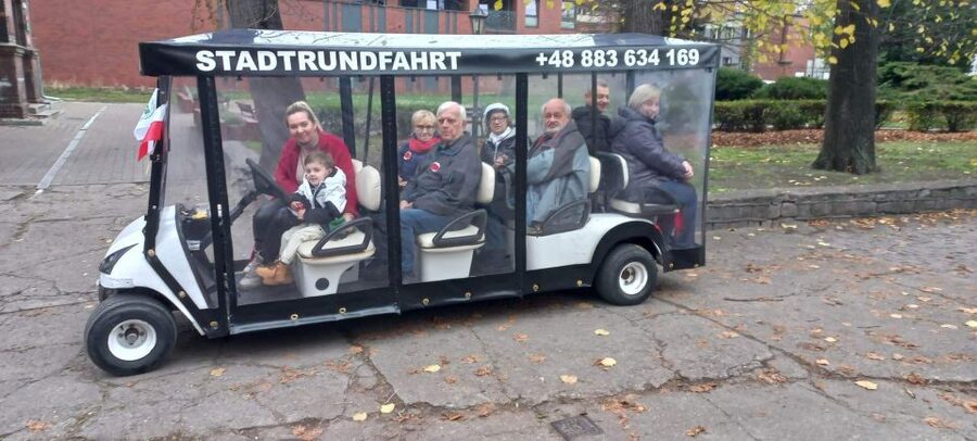 Gdansk: City Sightseeing Tour by Golf Cart/Buggy Guided Tour - Where the tour starts and ends (and how pickups work)