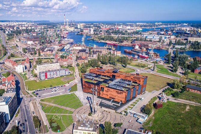 Gdansk: European Solidarity Centre Guided Tour - Workshops and film screenings: turning history into a conversation