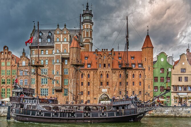Gdansk Food and Sightseeing Tour with Bart - Kuśnierska PRL-style pub: Solidarity-era stories with local spirits
