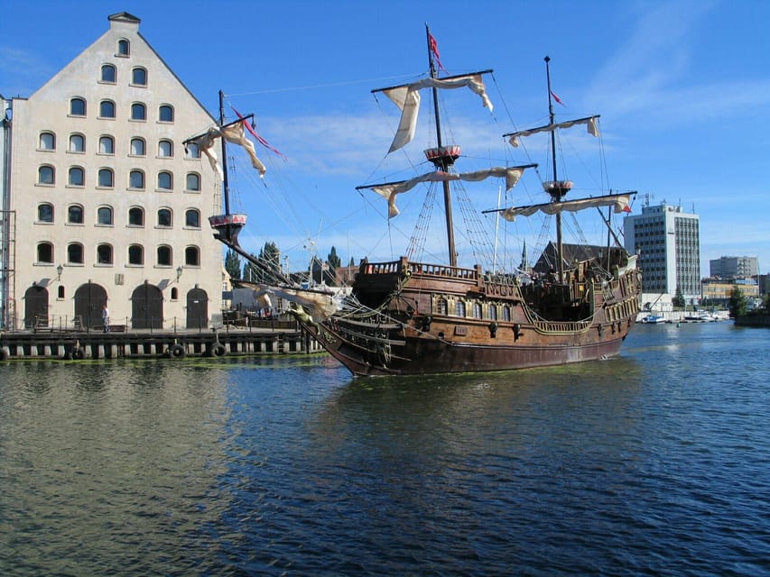 Gdansk: Guided Round-Trip Cruise to Westerplatte - Where You Board: Długie Pobrzeże by Gdański Bowke