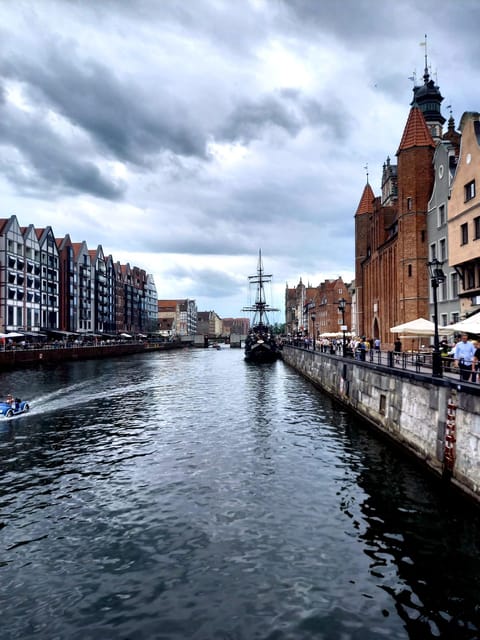 Gdansk: Guided Round-Trip Cruise to Westerplatte - Live Commentary in Three Languages (and How to Hear It)