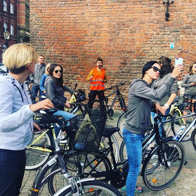 Gdańsk: Highlights Bike Tour - St. Mary’s Church area: where scale becomes part of the story