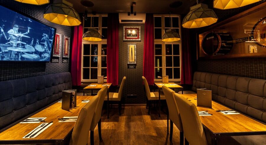 Gdansk: Legendary Burger and Zywiec Beer at Hard Rock Cafe - Key points to know before you go
