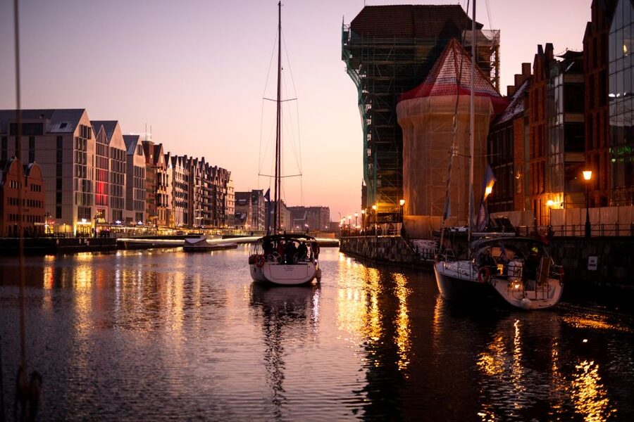 Gdańsk: Motlawa and Port yacht cruise with Welcome Drink - Warmth, decks, and how to enjoy this without fuss