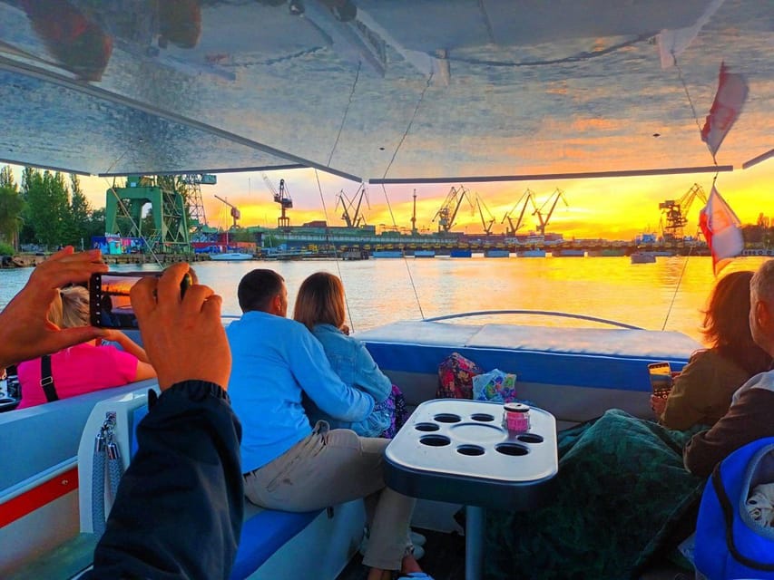 Gdańsk: Motława River Eco Cruise at Sunset with Prosecco - Eco-cruise feel with a real-city route