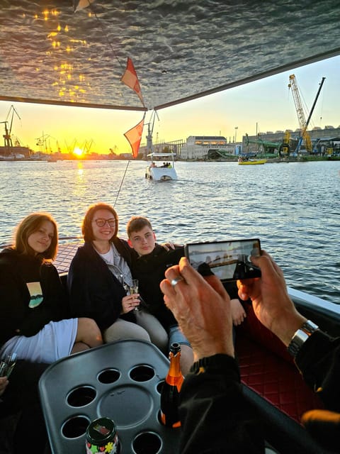 Gdańsk: Motława River Eco Cruise at Sunset with Prosecco - Gdańsk Shipyard: where the cranes turn the sunset into a show