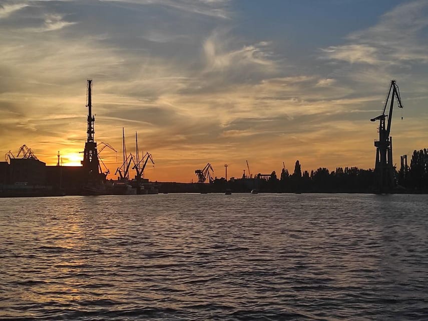 Gdańsk: Motława River Eco Cruise at Sunset with Prosecco - Captain and group size: why the hosts like Mateusz, Dominic, and Michal matter