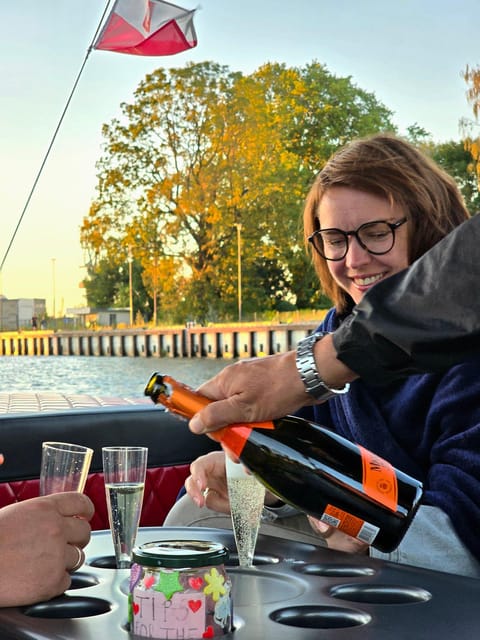 Gdańsk: Motława River Eco Cruise at Sunset with Prosecco - The starting point: how to find Boat & Bike quickly