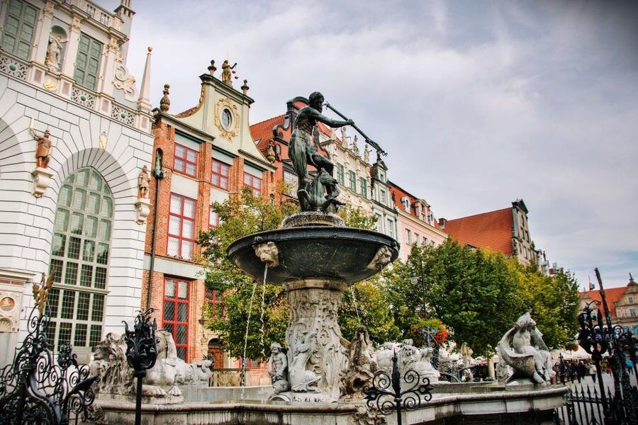 Gdansk Old Town Half-Day Private Walking Tour - Private Group Pacing: The Difference Between Seeing and Getting It