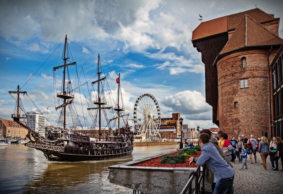 Gdansk Old Town Half-Day Private Walking Tour - Długa Street: The Royal Route Where the City Shows Off