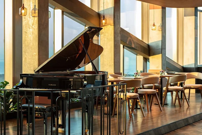 Gdańsk: Olivia Star Sky-High Views, Dinner, and Cocktails - Who should book Olivia Star, and who might skip it