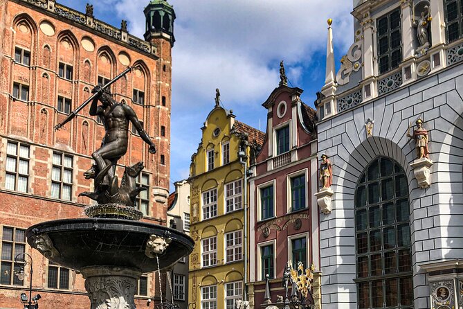 Gdansk Private Bike Tour - Gdansk Shipyard: seeing communism-era power in the open air