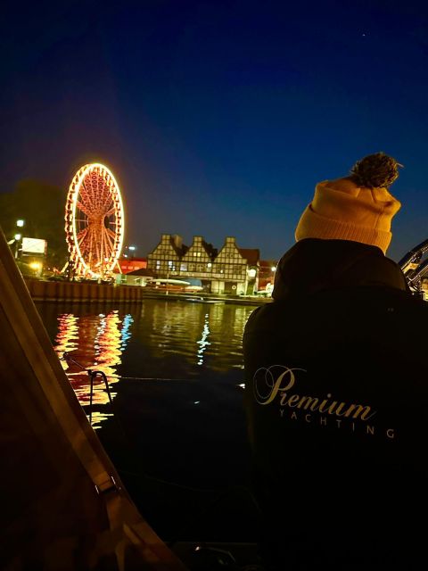 Gdansk: Scenic Evening Yacht Cruise with Welcome Drink - Remontowa shipyard, Wisłoujście Fortress, and Westerplatte