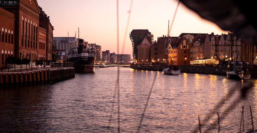 Gdańsk: Scenic Sunset Cruise with Welcome Drink - Stop-by-Stop: From Motława River Views to Westerplatte