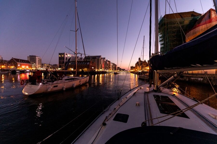 Gdańsk: Scenic Sunset Cruise with Welcome Drink - Prosecco or Mulled Wine, Plus Blankets That Actually Matter
