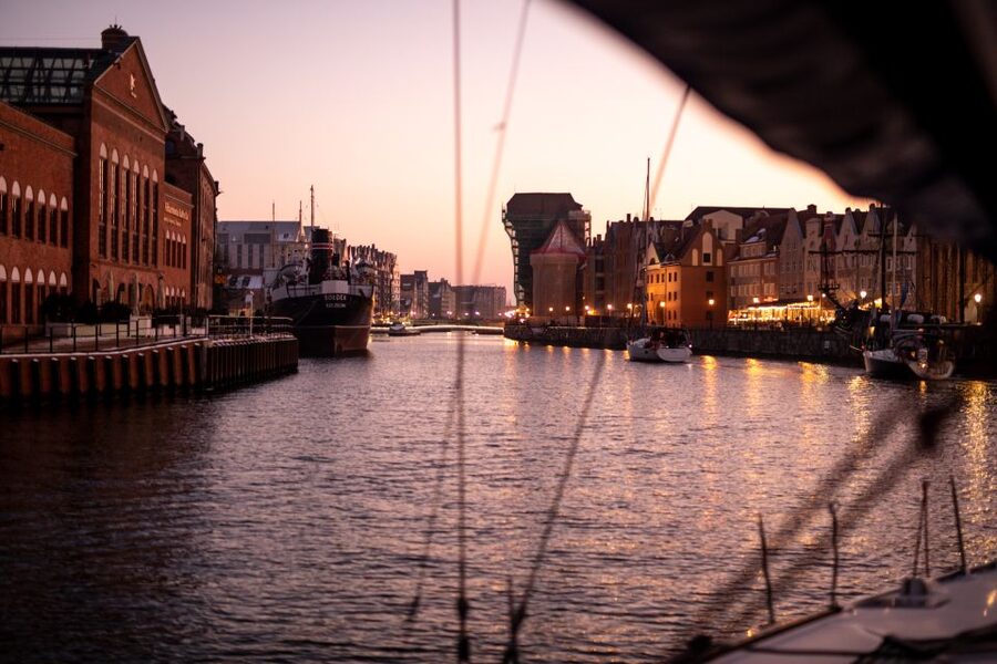 Gdańsk: Scenic Sunset Cruise with Welcome Drink - Crew Feel, Deck Comfort, and How Much You’ll Learn