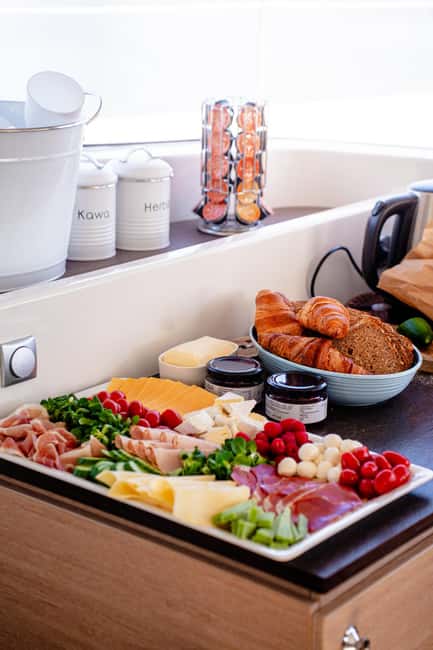 Gdansk/Sopot: Breakfast Cruise on a Catamaran - When you get to steer: the small activity that boosts the whole trip
