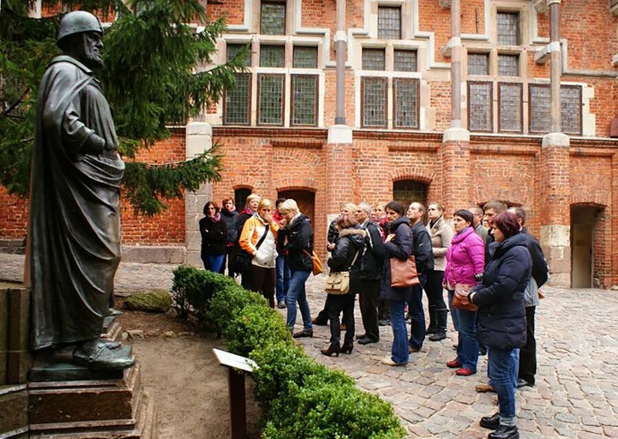 Malbork Castle Half Day Private Tour - Entering the castle complex: where the Teutonic story starts