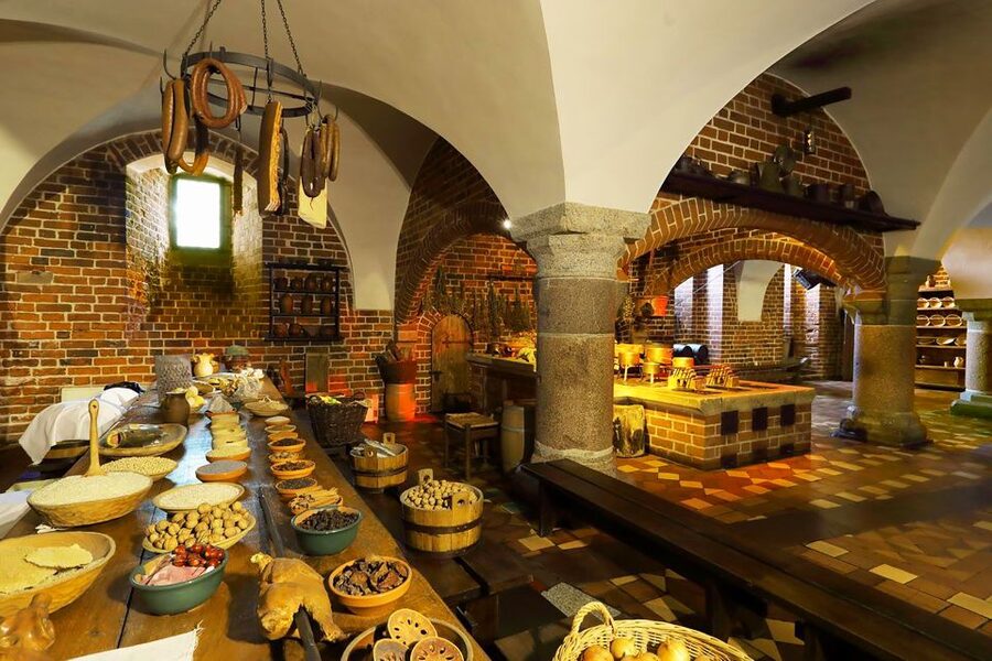 Malbork Castle Half Day Private Tour - Exhibitions inside Malbork: making the fortress make sense