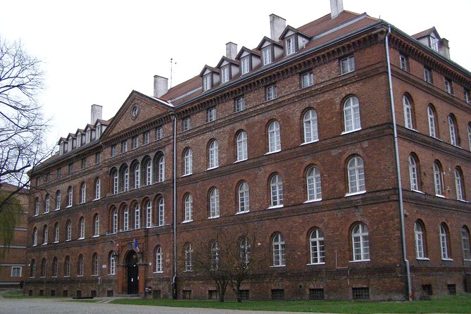 Museum of the Second World War Gdansk Private Tour & Tickets - Entering The Day: What This Tour Feels Like on the Ground