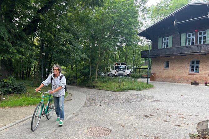 Sopot Private City Walking or Bike Tour with a local architect - Goyki 3 Art Inkubator and Tower Villa’s spa-era logic