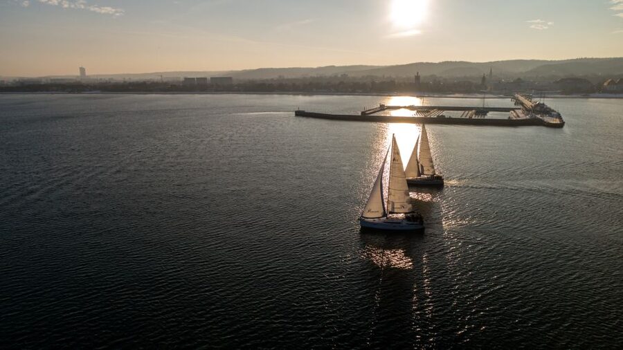 Sopot: Sunset Yacht Cruise with Welcome Drink - Steering the yacht: how the hands-on part works in real life